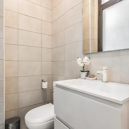 Apartamento En Excelente Ubicacion, Centro De Apartamento *