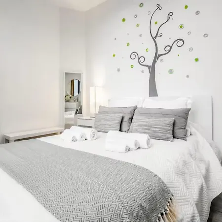 Appartamento Guestready - Eixample Retreat With Modern Flair *